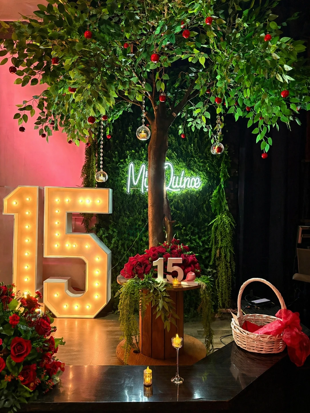 Decoration (6)
